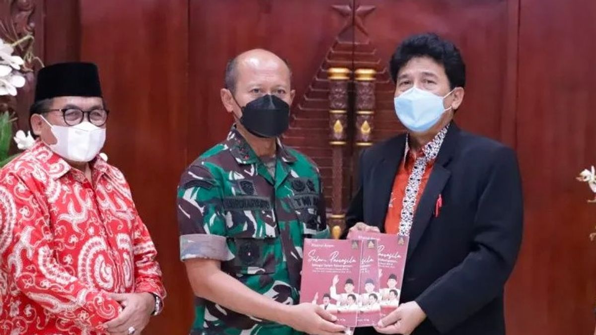 Berita DIY: BPIP Mengenalkan Buku Diklat Pancasila Untuk Kalangan TNI Kodam Brawijaya