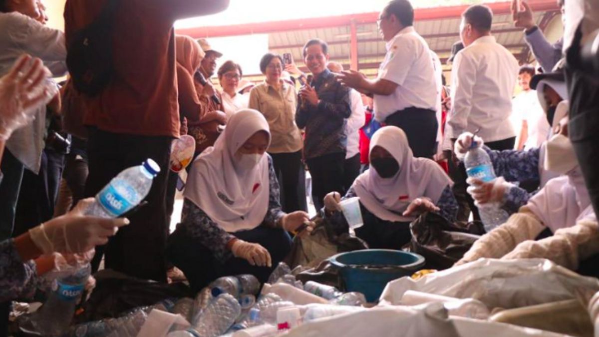 Jakarta Residents Must Smit Garbage To Be Free Of Clean Service Retribution