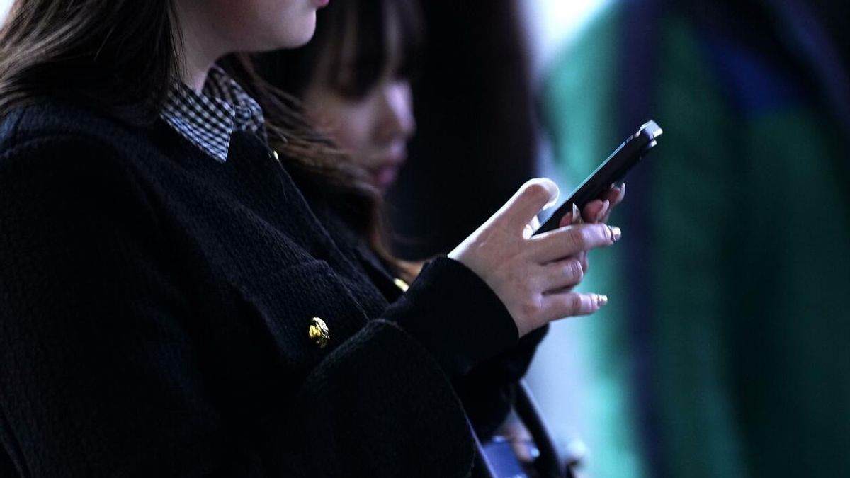 7% 的日本青少年被怀疑沉迷于社交媒体，父母被要求树立榜样