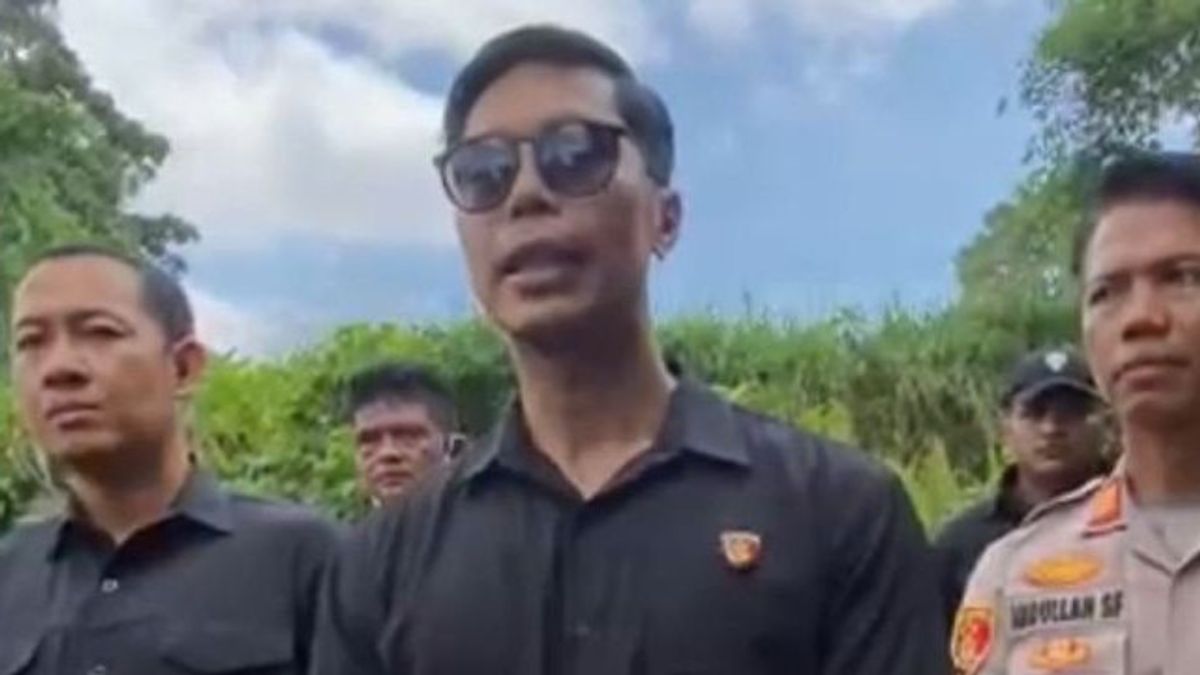 德波死亡男孩的案件,警察拆除了坟墓,以揭露提里夫人的暴力
