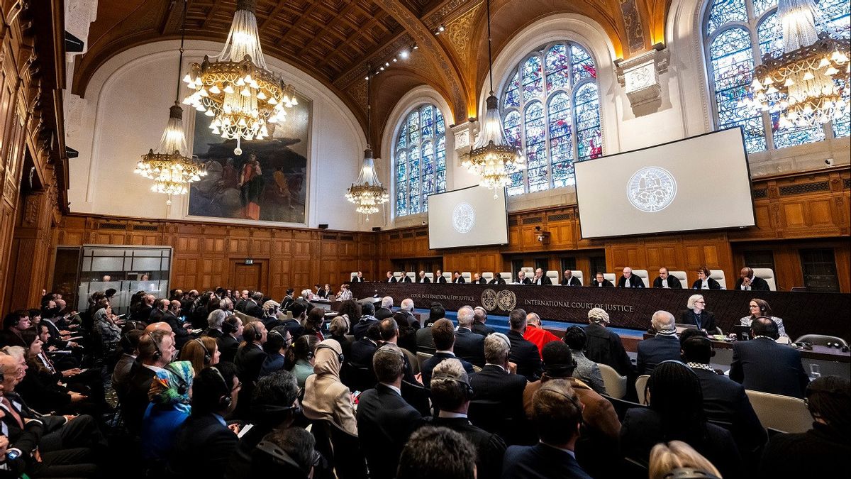 وشدد وزير الخارجية ريتنو على أنه لا توجد دولة خاضعة للقانون، وذكر المحكمة الدولية بأنها حارس العدالة.