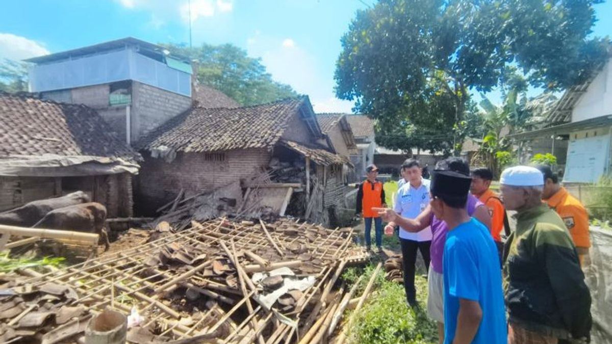 Angin kencang di Jember Tewaskan Satu Warga hingga Rusak Bangunan