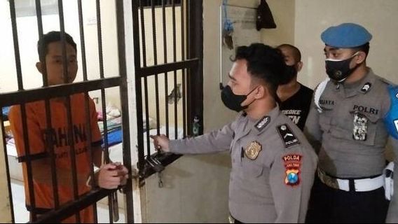 مرافقة قضية نوفيا ويدياساري ، كومناس بيرمبوان تقدم خطاب توصية إلى PN Mojokerto