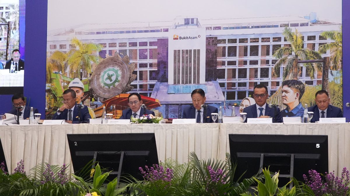 Held AGMS, There Are Retired TNI Becomes President Commissioner Of PTBA