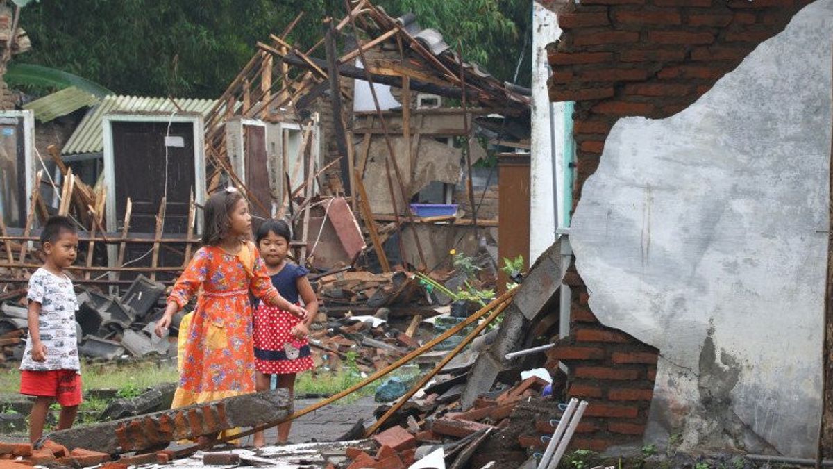 Kabar Terkini dari Gempa Malang, 4.805 Keluarga Terdampak dan Masih Trauma