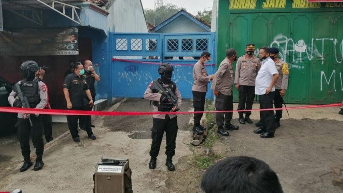 4 Terroristes Présumés Arrêtés à Condet Et Bekasi, 5 Bombes Actives Trouvées