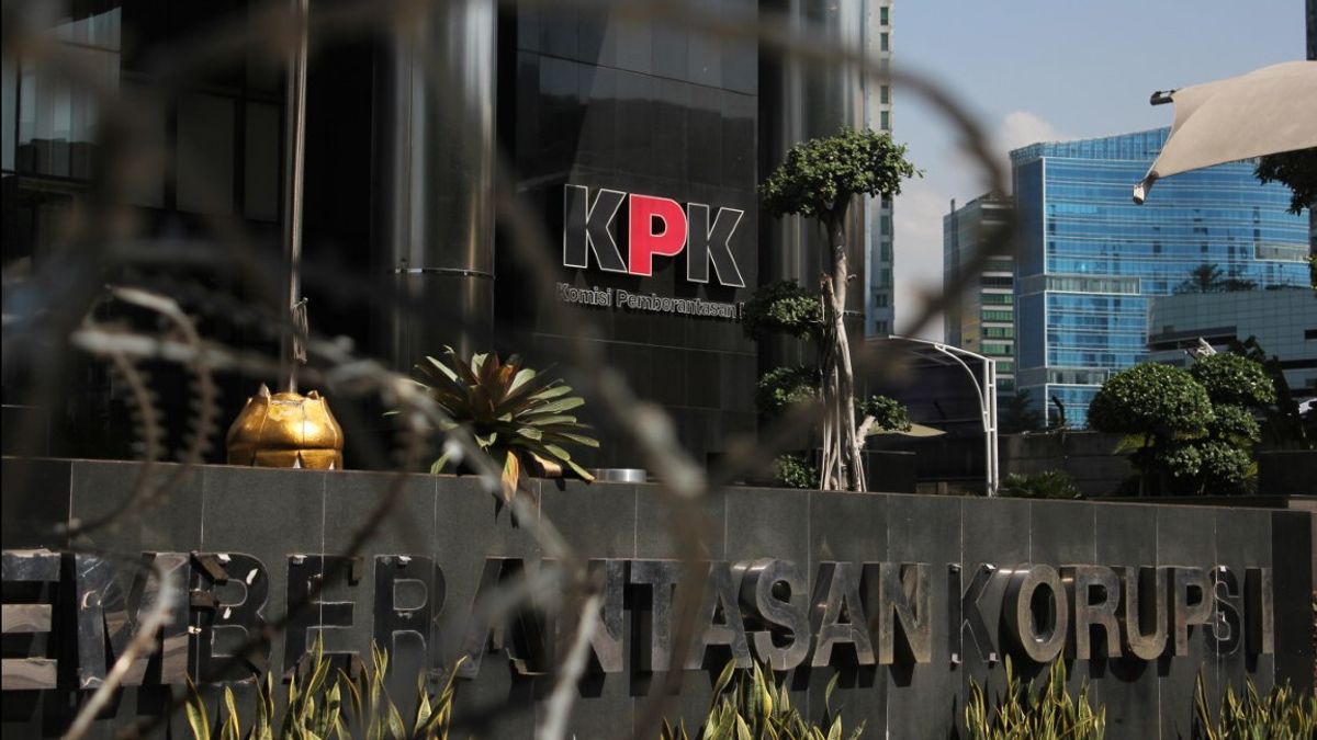 Angry, KPK Ultimatum Witness In The Directorate General Of Taxes Bribery Case