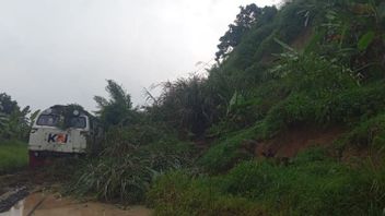 滑坡のため、シレマイ・スマラン-バンドン鉄道の運行が完全に停止