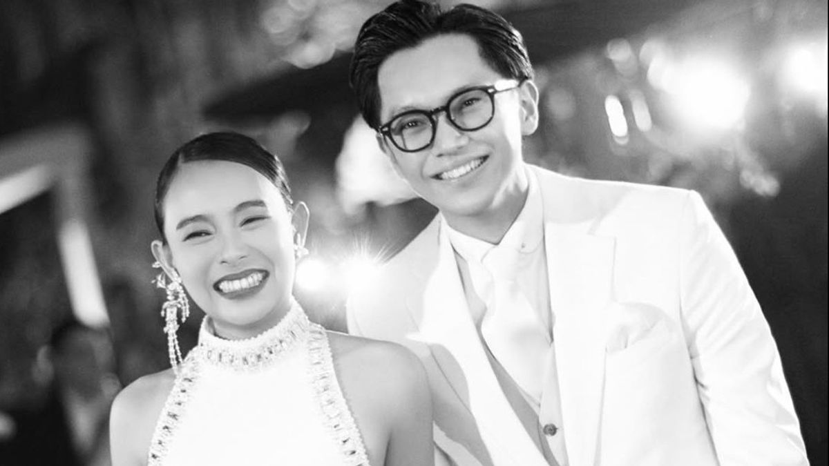 結婚の熱意、ブランドン・サリムとディカ・ヒマワン・コンパックは夜中