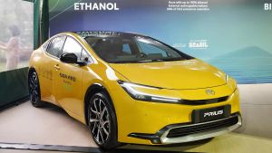 Toyota Kenalkan Prius PHEV Flex-Fuel, Bisa Gunakan Bensin, Listrik, Etanol, dan Potong Emisi 90 Persen