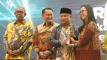 Sugiat Santoso Receives the Legislator Award for Human Rights at the KWP Award 2026