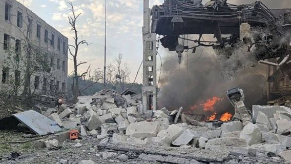 ウクライナの空爆がクリミアのロシア弾薬庫を破壊