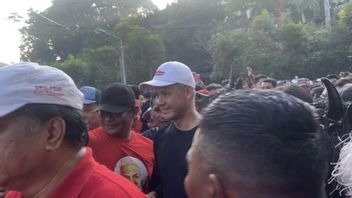 Sambil Jalan Sehat di Denpasar, Gubernur Koster Perkenalkan Ganjar Pranowo sebagai Capres