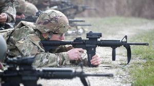 Garda Nasional di Washington Kini Dipersenjatai Senapan Serbu M4 dan Pistol M17