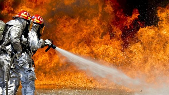 Police Endus The Practice Of Opposing Elpiji Gas At The East Lombok Health Center Fire