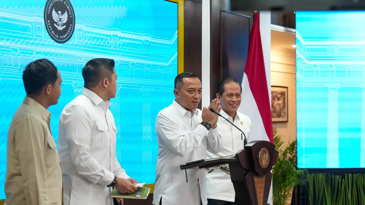 澄清宫殿在影院放映政府节目视频