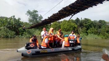 Diskannak OKU Sumsel Tebar 600 Ribu Benih Ikan di Sungai Ogan