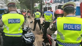 Sopir Angkot di Pasar Rebo Luar Biasa Bandel, Polisi Tidak Dianggap Malah Mau Ditabrak