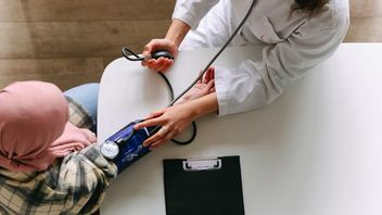 晨间高峰期是高血压患者的隐形杀手，6 点到 10 点是危险时段