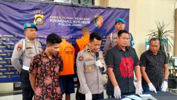 arrestation 2 mineurs illégaux de pétrole à Batanghari Jambi, la police a trouvé le propriétaire