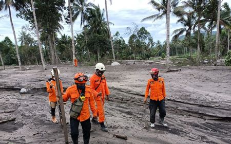 Terjangan Awan Panas Erupsi Semeru Sebabkan 15 Warga Meninggal, 27 Orang Masih Dinyatakan Hilang