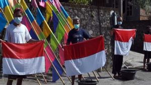 Tradisi Cuci Bendera Jelang HUT RI Tetap Dijalankan Warga Lereng Gunung Merbabu di Tengah Pandemi COVID-19