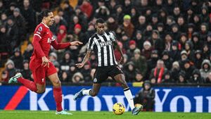 Pelatih Newcastle: Suporter Akan Maafkan Isak, tapi Dia Absen Melawan Liverpool