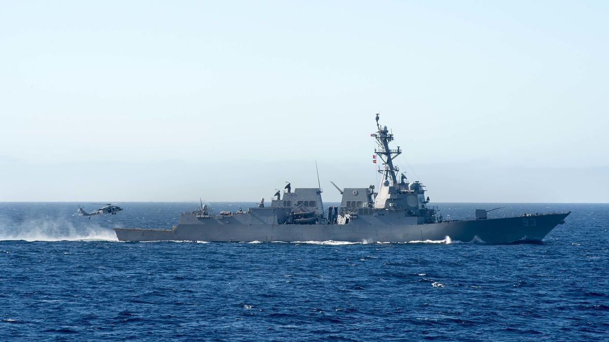 Setelah Jet Tempur, Giliran Kapal Perang China Potong Jalur <i>Destroyer</i> Amerika Serikat di Selat Taiwan