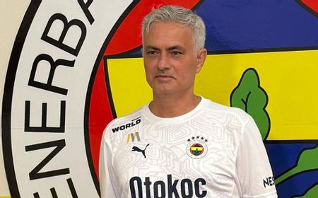 Setelah Gaungkan Rumor Rekrut Cristiano Ronaldo ke Fenerbahce, Mourinho Kini Malah Tepis Isu Tersebut