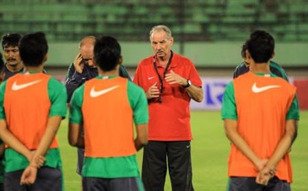 Alfred Riedl dan Pembuktiannya: Awal Mula Pemain Asing Diminati Bela Timnas Indonesia