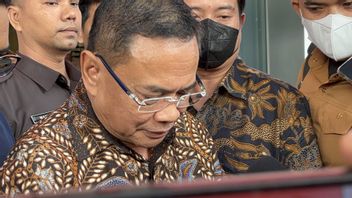 After Being Investigated For 6.5 Hours Related To The DJKA Case, Sudewo Rushed From The KPK Office To Ride The White Alphard
