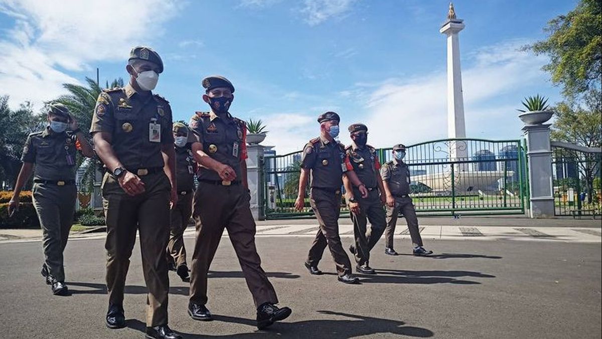1,200人のPP警察官が首都で大晦日の群衆を襲撃する   