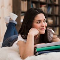 7 Cara Menata Buku untuk Perpustakaan Kecil di Rumah agar Rapi dan Estetik
