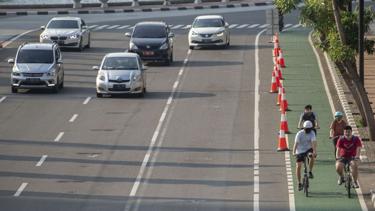 Anies Avertit Que Le Cyclisme Dans Les Rues Est Interdit Pendant L’urgence Ppkm: Si Briser Le Transport!