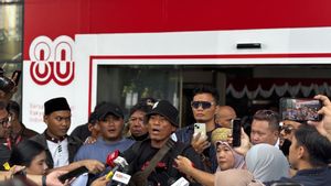 Warga Pati Bawa Tolak Angin ke KPK, Desak Bupati Sudewo Jadi Tersangka