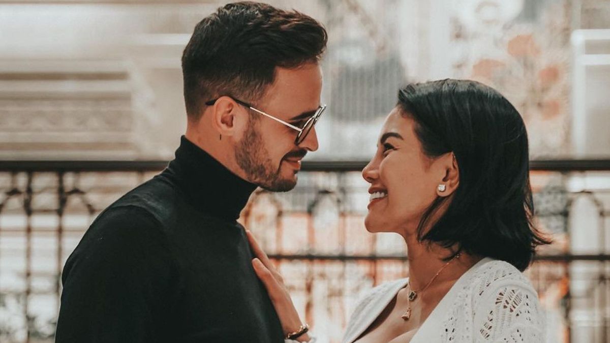 Take A Peek At 7 Happy Moments Nikita Mirzani Proposed By His Lover, Antonio Dedola