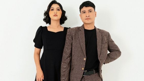 Dillan Zamaita和Mentari Novel Bawa Nuansa 50an in a Song Named Nona
