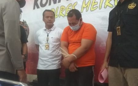 Usai Bunuh Anak dan Aniaya Istri, Ayah Sadis di Depok Masih Sempat Menikmati Kopi di Depan Rumah Sambil Merokok