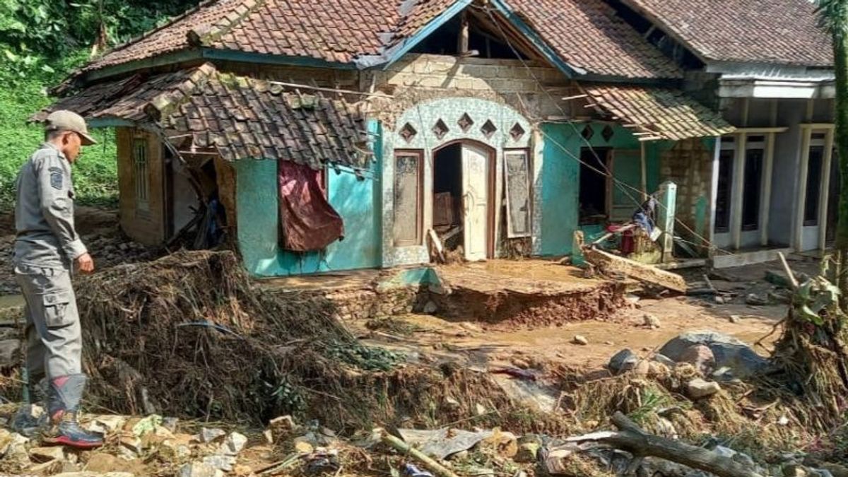 Luapan Sungai Cianten Bogor Picu Longsor, 1 Orang Tewas, 1 Lainnya Hilang , 6 Rumah Rusak Berat
