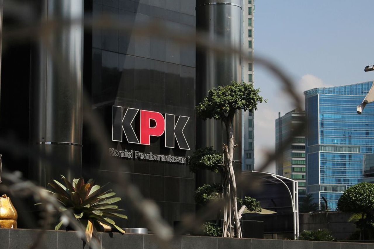 PNスラバヤのイトン判事によって処理されたKPKテリシクその他のケース