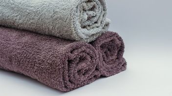 細菌や細菌を避けるために、タオルをどれだけ頻繁に洗う必要がありますか?