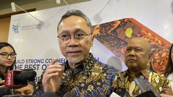 Menko Zulhas Sebut 23 Kontainer Terkontaminasi Radioaktif Dikirim Balik ke Filipina