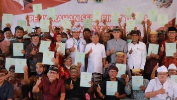 Governor Of Bali Hands Over Land Certificates To Tanjung Benoa Residents After Polemic Land Issues Since 1920