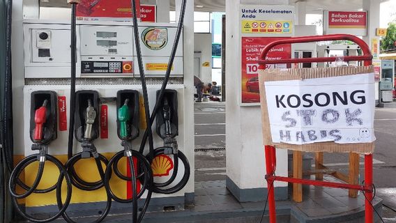Les carburants Shell sont épuisés, le ministère de l'Énergie et des Ressources minérales n'a pas encore donné de recommandations sur les importations