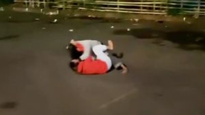 男子抢劫在卡贡举行的女子双打和双打决斗