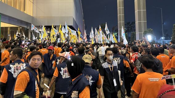 Adu Yel-yel di Lokasi Debat, Pendukung RIDO Serukan 