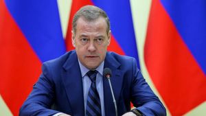 Eks Presiden Medvedev: Rusia Mampu Bertahan dari Sanksi Baru Uni Eropa