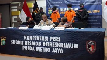 La Police Tire Sur Les Téléphones Cellulaires Begal Qui Rendent Agité Dans L’est De Jakarta-Bekasi