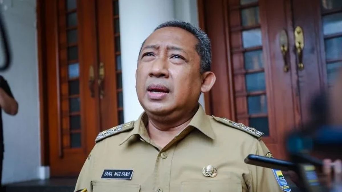 KPK Arrests Bandung Mayor Yana Mulyana's Hand