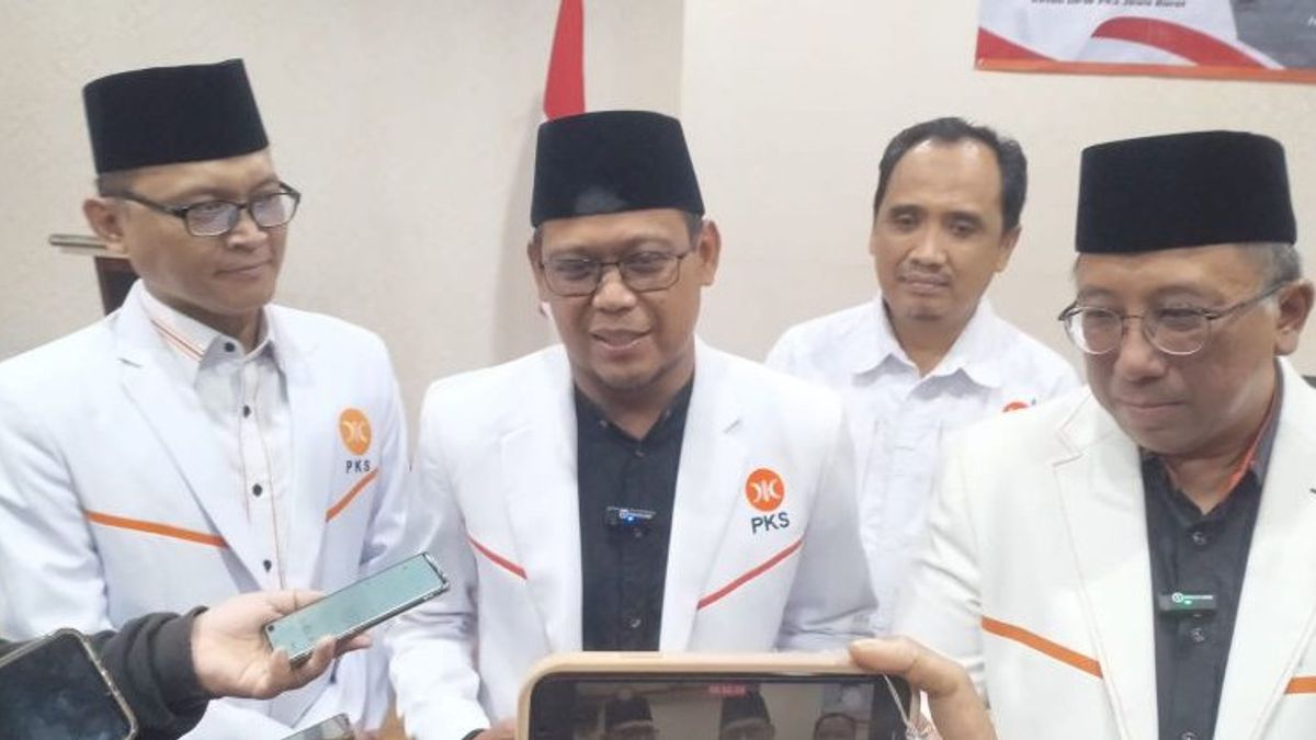 PKS DPP publie un décret décret pour une paire candidate Imam-Ririn lors des élections Depok de 2024